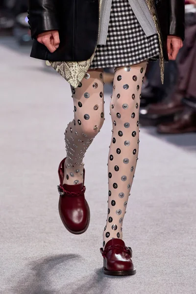 Look 11